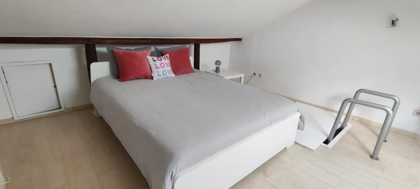 Quarto Aconchegante Com Varanda E Vista No Chiado Bed and Breakfast Lisbona 0*,  Portogallo