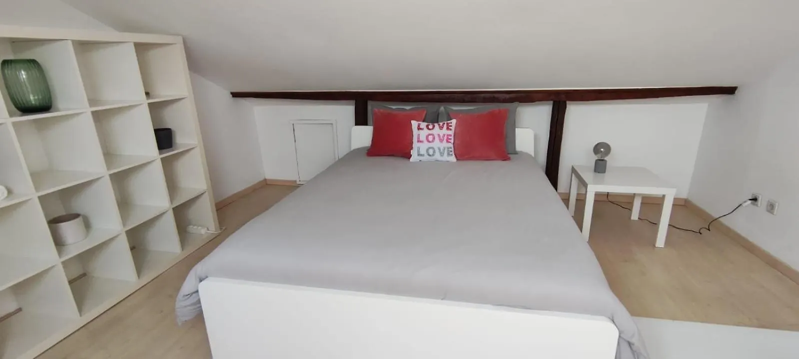 Quarto Aconchegante Com Varanda E Vista No Chiado Bed and Breakfast Lisbona Portogallo