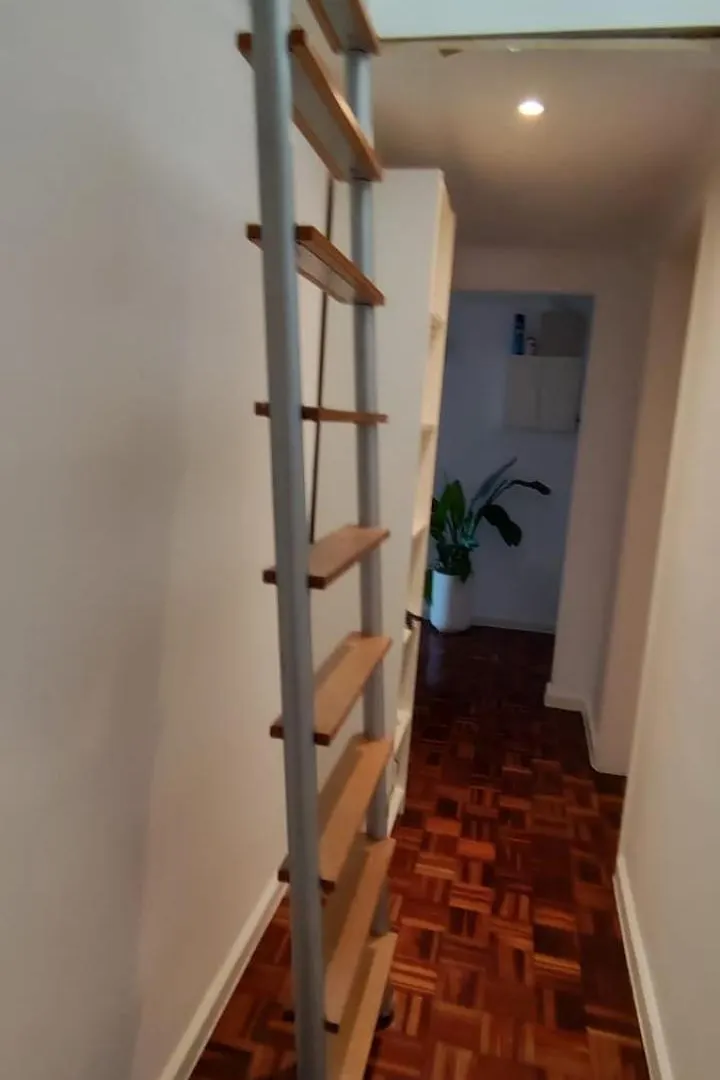Rum i privatbostad Quarto Aconchegante Com Varanda E Vista No Chiado Bed and Breakfast Lisboa