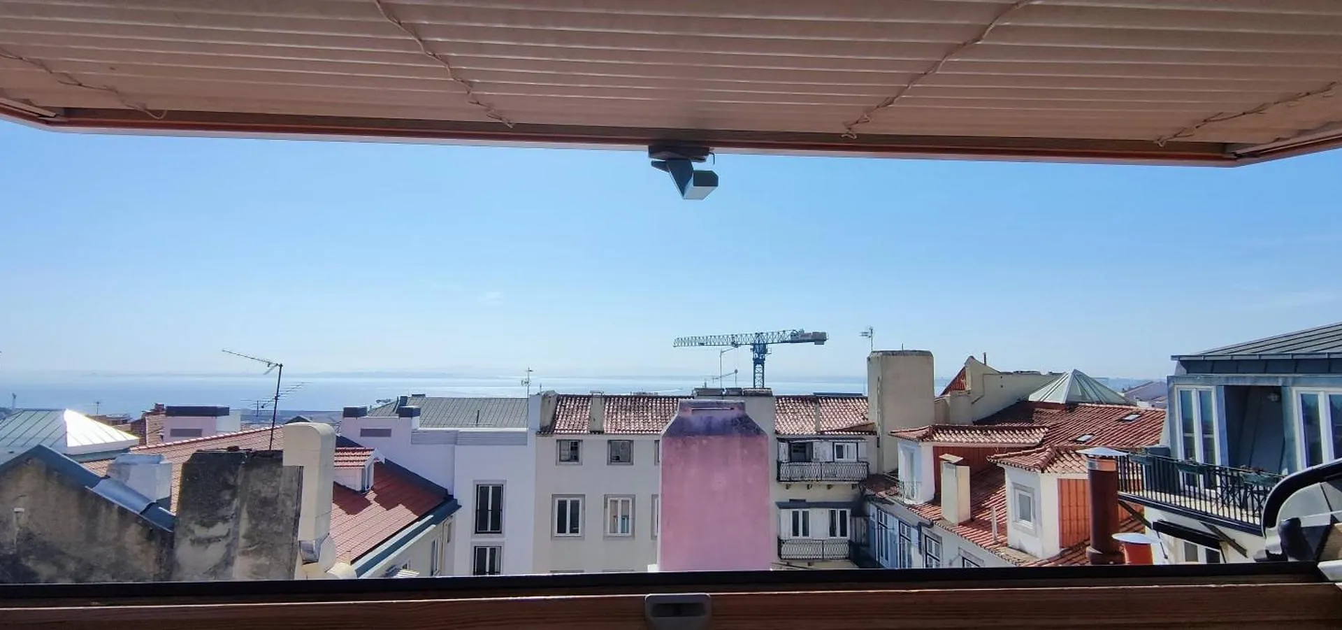 Quarto Aconchegante Com Varanda E Vista No Chiado Bed and Breakfast Lisboa