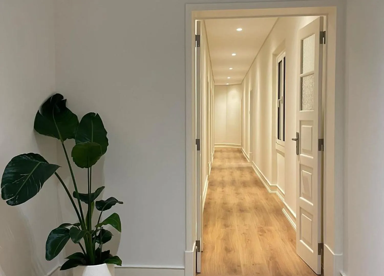 ホームステイ リスボン Quarto Aconchegante Com Varanda E Vista No Chiado Bed & Breakfast