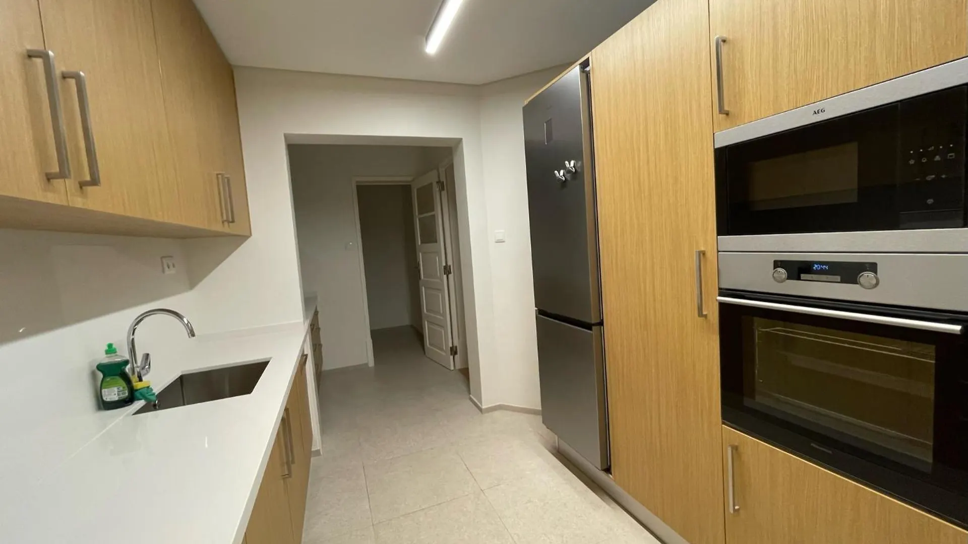 リスボン Quarto Aconchegante Com Varanda E Vista No Chiado Bed & Breakfast ホームステイ