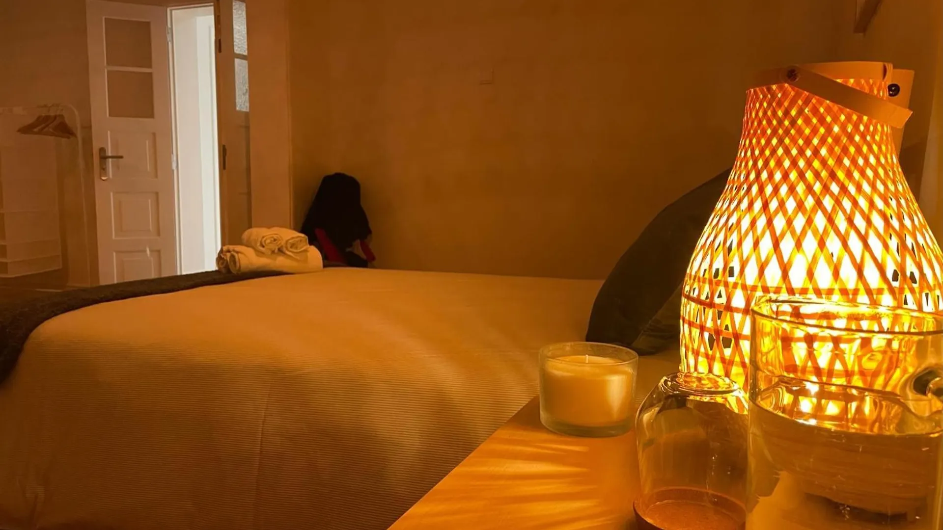ホームステイ リスボン Quarto Aconchegante Com Varanda E Vista No Chiado Bed & Breakfast ポルトガル
