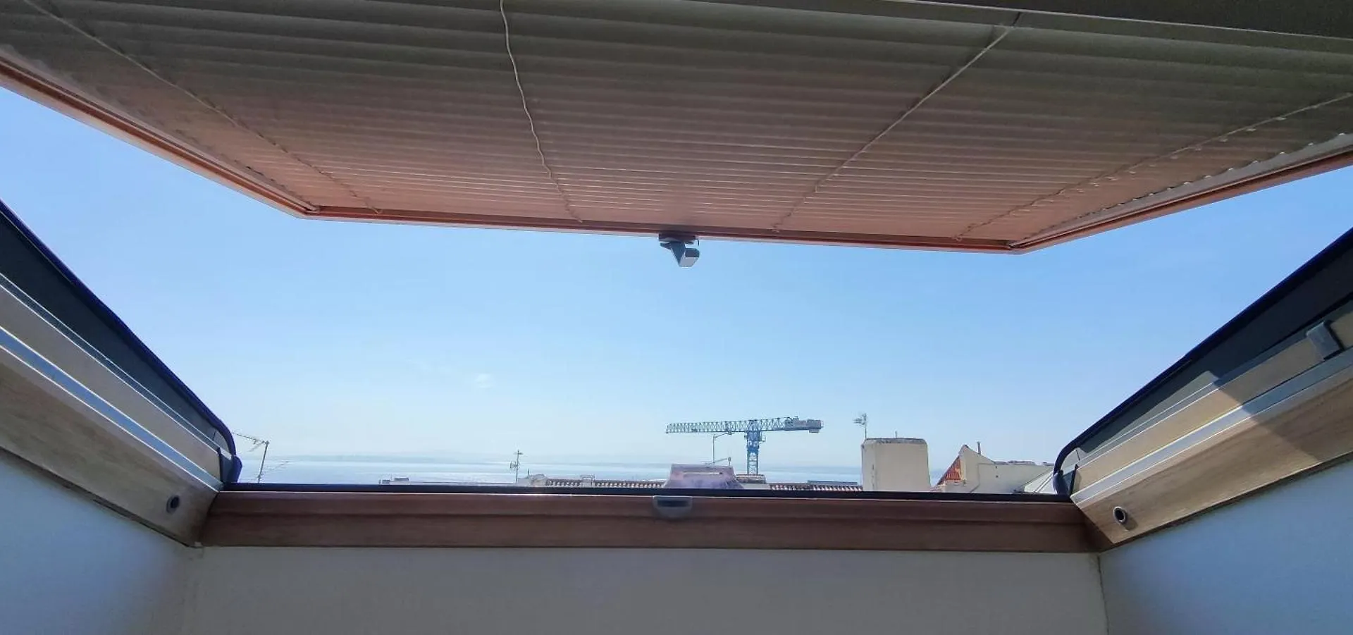 リスボン Quarto Aconchegante Com Varanda E Vista No Chiado Bed & Breakfast ホームステイ