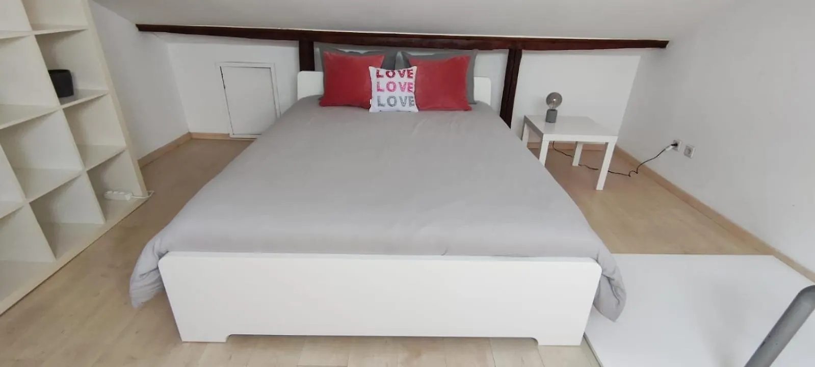 ホームステイ リスボン Quarto Aconchegante Com Varanda E Vista No Chiado Bed & Breakfast ポルトガル